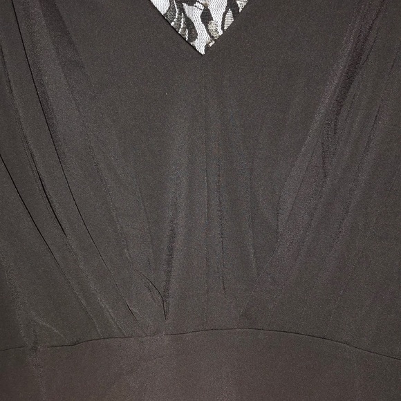 Venus size XL  black long sleeve slightly cropped banded V-neck Lace back - Picture 3 of 13